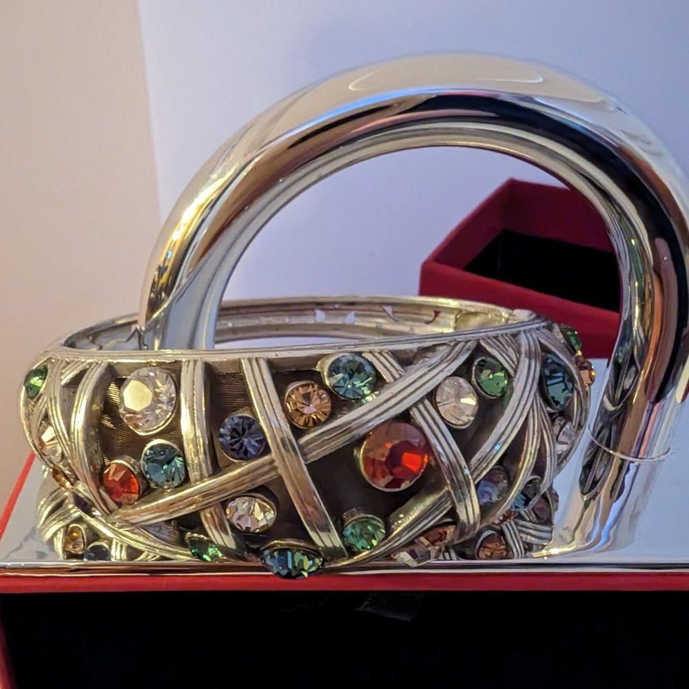 BRIGHTON RETIRED CRYSTAL MAGNETIC BANGLE BRACELET  😍